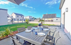 Beautiful Home In Saint-Germain-Sur-Ay With Wifi